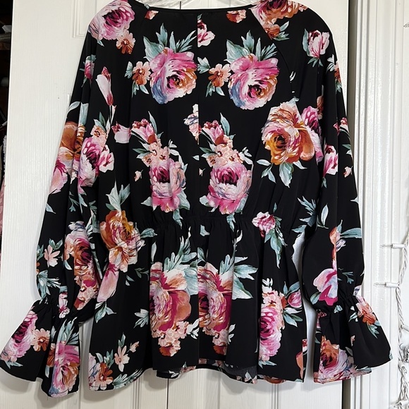 Shein Ladies Floral Dressy Blouse 0XL - Picture 7 of 7